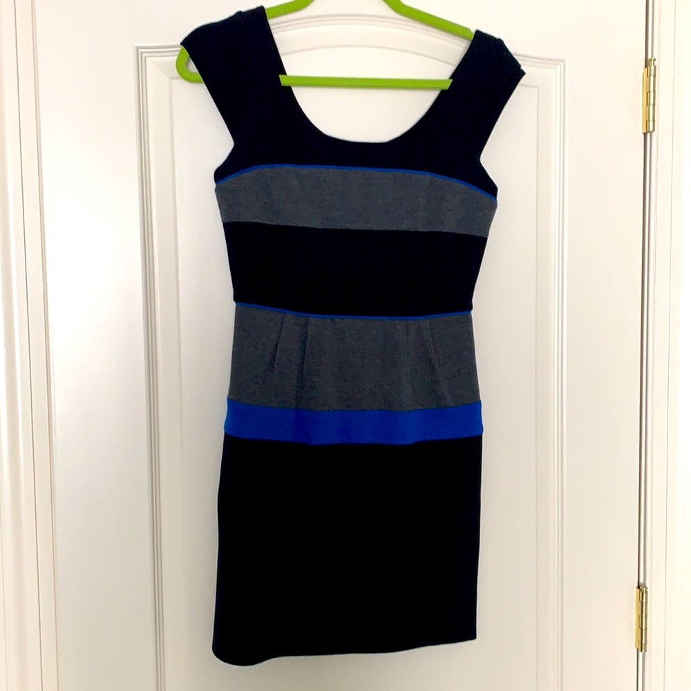 Short sleeve knit mini dress